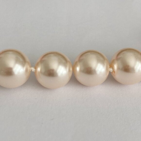 Vintage Cream Glass Pearl Necklace 20" 12mm Hand Knotted Matinee Length GoldTone - Picture 8 of 12